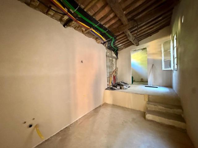 Appartamento in vendita a Centro storico Lucca in Ottimo composto da 5vani