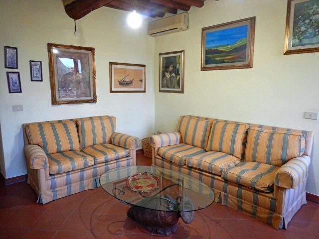 Appartamento in vendita a Centro storico Lucca in Ottimo composto da 6vani