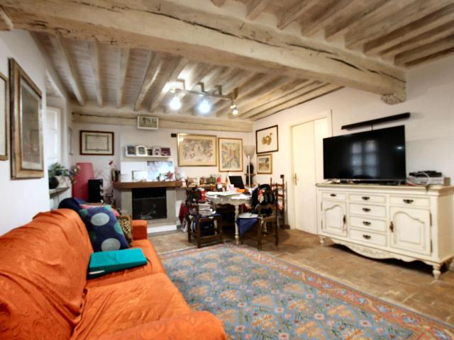 Appartamento in vendita a Centro storico Lucca in Ristrutturato composto da 4vani