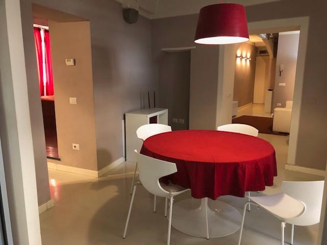 Appartamento in vendita a Centro storico Lucca in Ristrutturato composto da 5vani