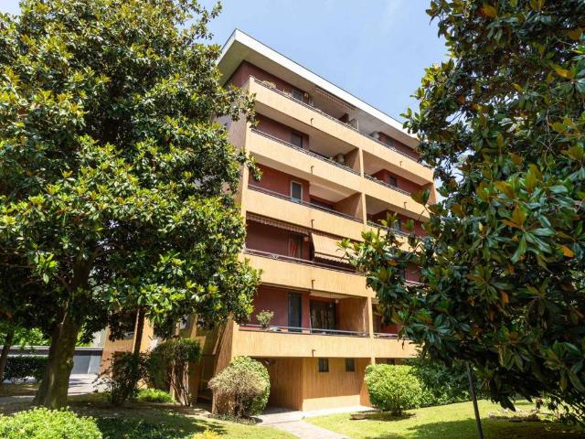 Appartamento in vendita a Cesano Boscone MI