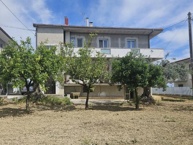 Appartamento in vendita a Cepagatti via Aurora, 53