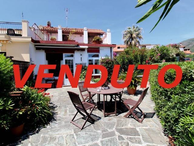 Appartamento in vendita a Ceriale via Terra del Sole, 35