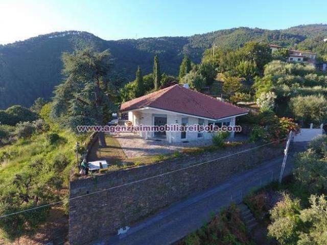 Villa in vendita a Cerreto Montignoso 200 mq Rif: 611627
