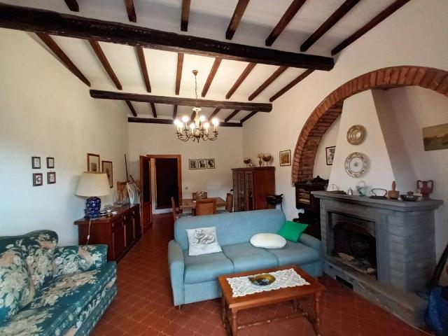 Appartamento in vendita a Cetona SI