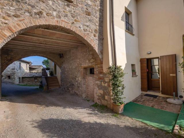 Appartamento in vendita a Cetona SI