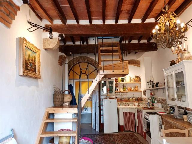 Appartamento in vendita a Cetona SI