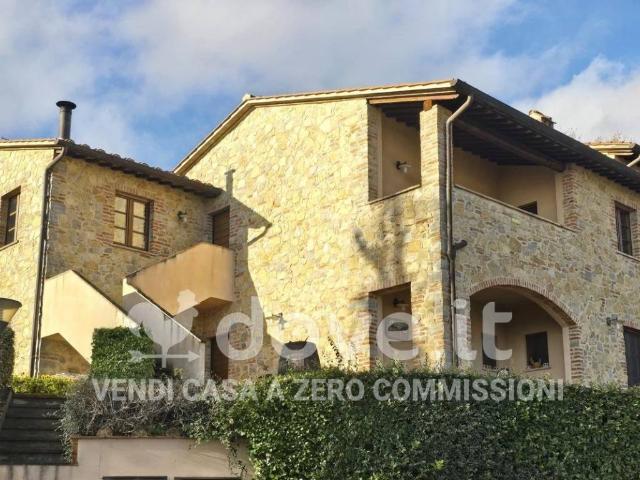 Appartamento in vendita a Cetona SI