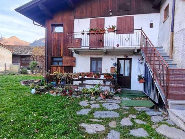 Appartamento in vendita a Challand Saint Anselme AO