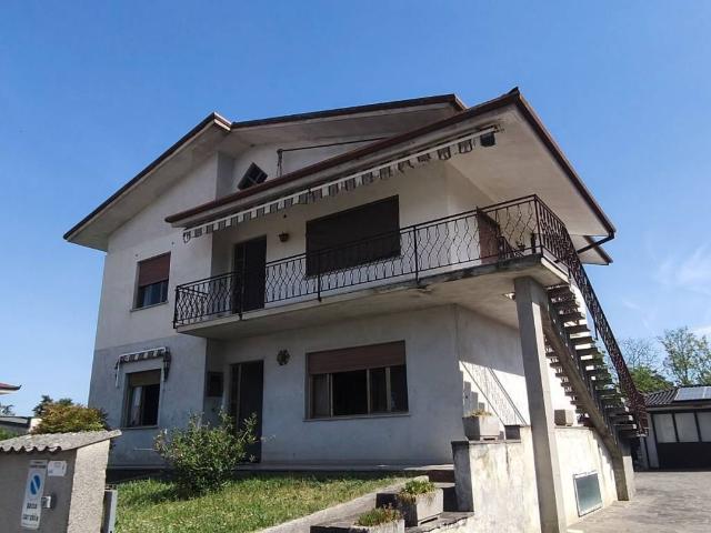 Appartamento in vendita a Chiopris Viscone UD
