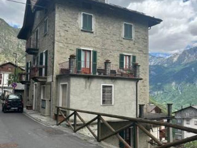 Appartamento in vendita a Chiesa in Valmalenco SO