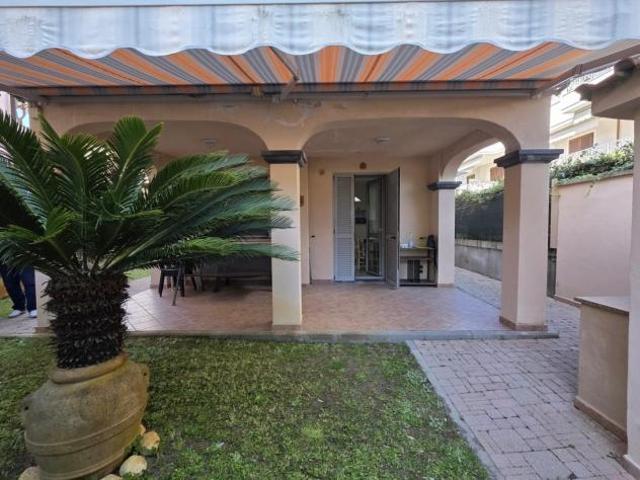 Appartamento in vendita a Cinquale Montignoso 55 mq Rif: 1404314