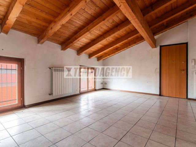 Appartamento in vendita a Cislago