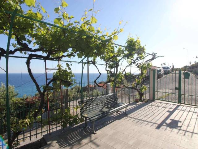 Appartamento in vendita a Cipressa IM
