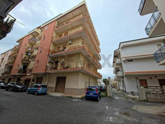 Appartamento in vendita a Ciro' Marina