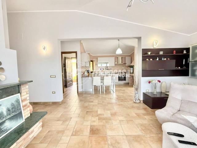 Appartamento in vendita a Citta' Sant'Angelo