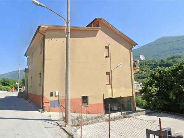 Appartamento in vendita a Civitella Roveto AQ