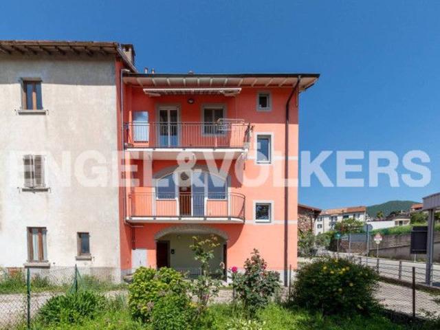 Appartamento in vendita a Clivio