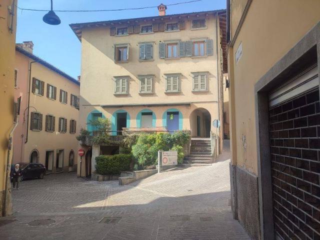 Appartamento in vendita a Clusone BG