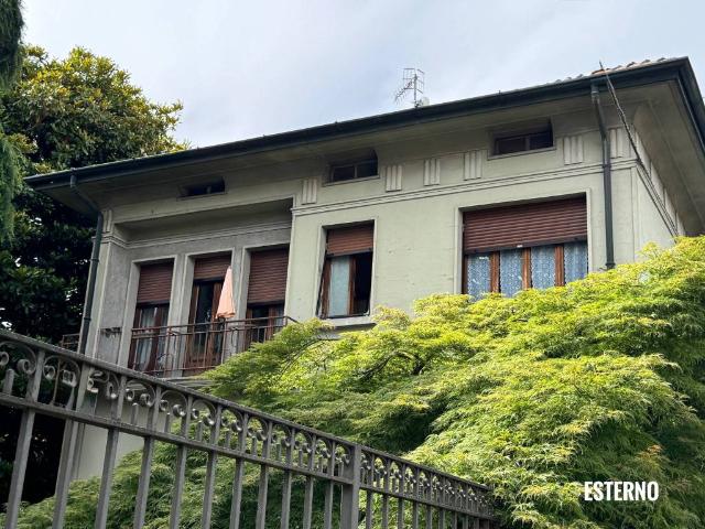 Appartamento in vendita a Cocquio Trevisago VA