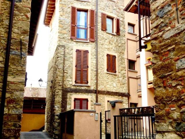 Appartamento in vendita a Colle Brianza LC