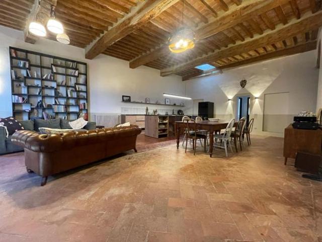 Appartamento in vendita a Colle di Val d'Elsa 250 mq Rif: 1425011