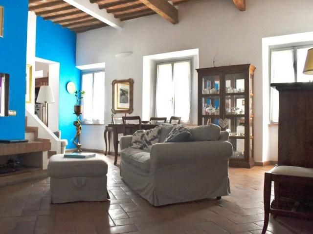 Appartamento in vendita a Colle di Val d'Elsa SI