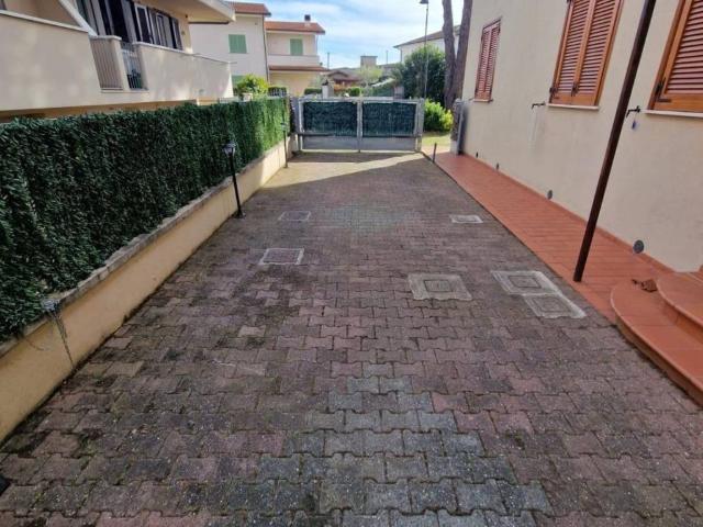 Appartamento in vendita a Collesalvetti LI