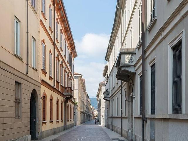 Appartamento in vendita a Como CO