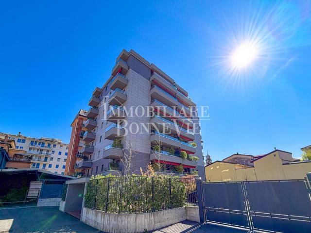 Appartamento in vendita a Como CO