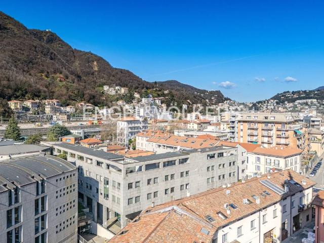 Appartamento in vendita a Como CO