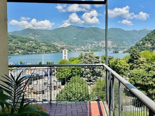 Appartamento in vendita a Como CO