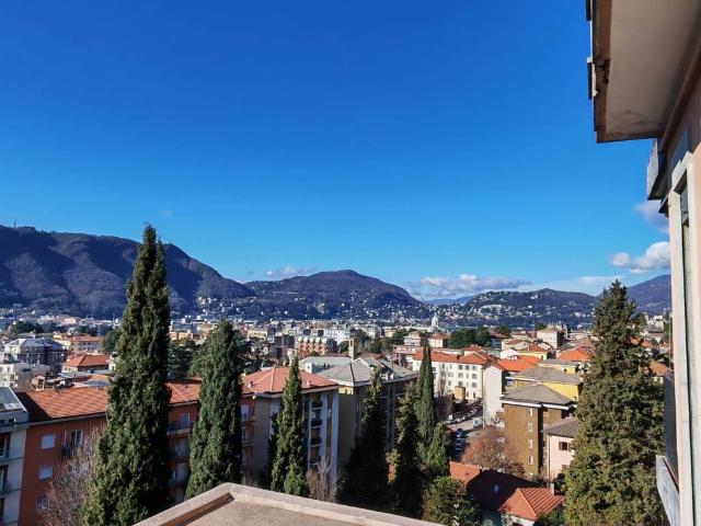 Appartamento in vendita a Como CO