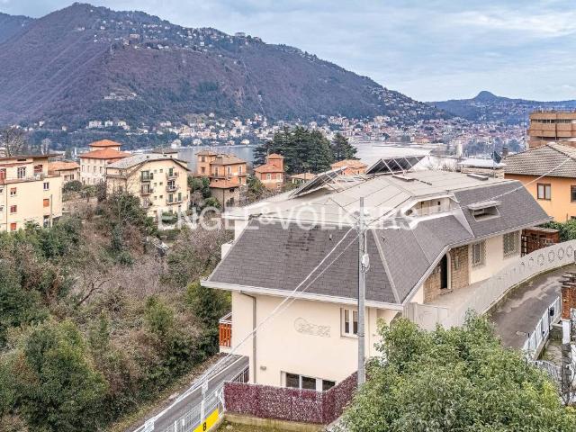 Appartamento in vendita a Como CO