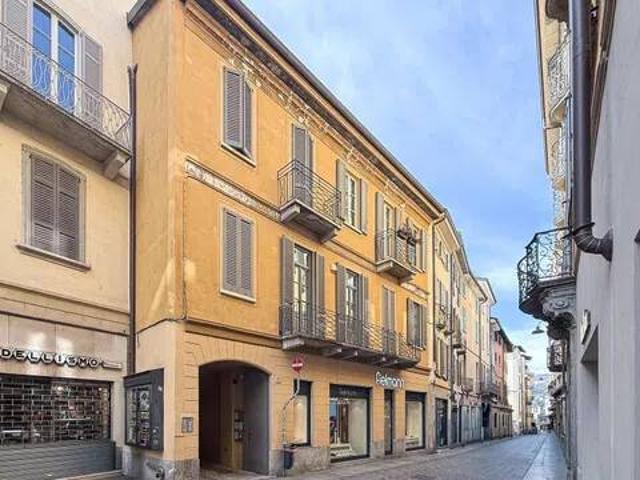 Appartamento in vendita a Como CO