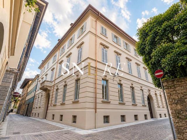 Appartamento in vendita a Como CO