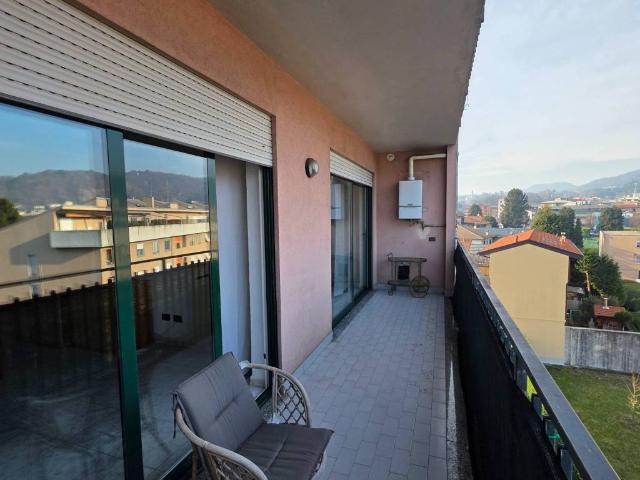 Appartamento in vendita a Como CO