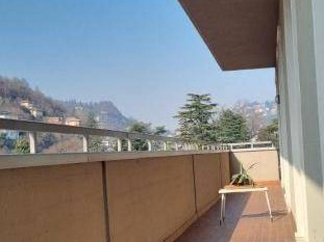 Appartamento in vendita a Como CO