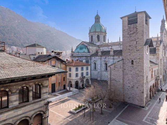 Appartamento in vendita a Como piazza Duomo, Centro Storico