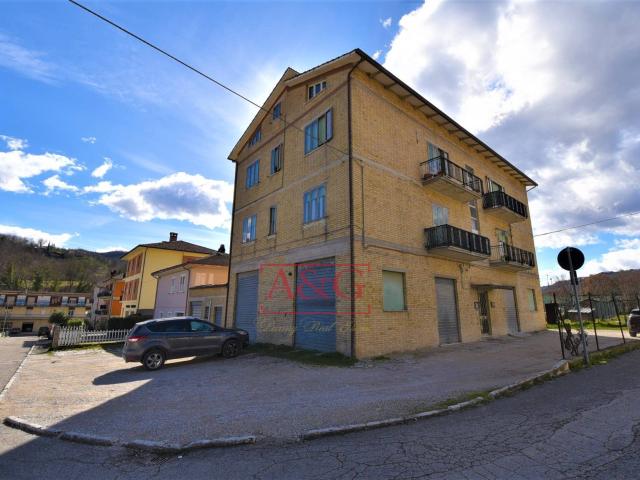 Appartamento in vendita a Comunanza, Centro
