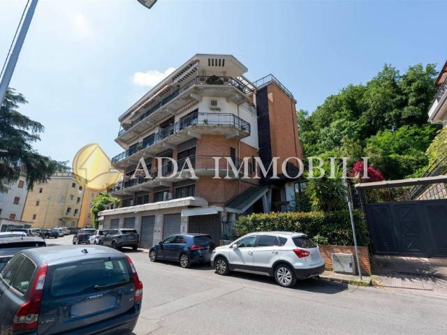 Appartamento in vendita a Cosenza via g. Amantea, 23, Acquedotto