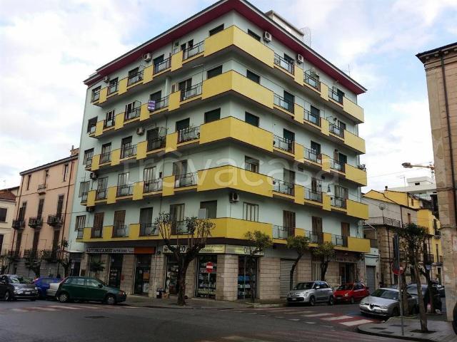 Appartamento in vendita a Cosenza via Sabotino, Centro