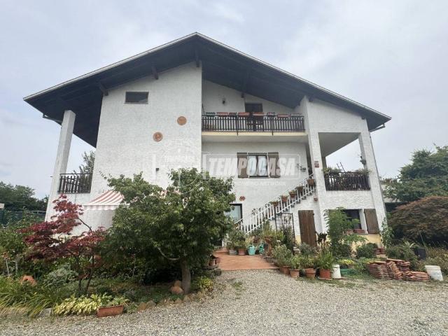 Casa indipendente in vendita a Cossato BI