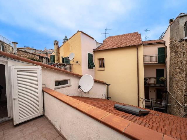 Appartamento in vendita a Costarainera IM