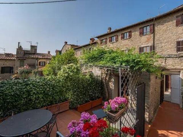 Appartamento in vendita a Cortona via Moneti No Number