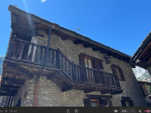 Appartamento in vendita a Courmayeur AO