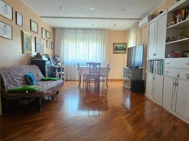 Appartamento in vendita a Davoli CZ