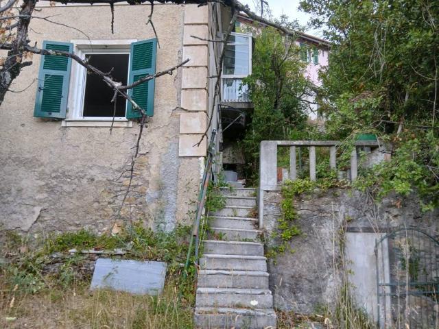 Appartamento in vendita a Davagna GE