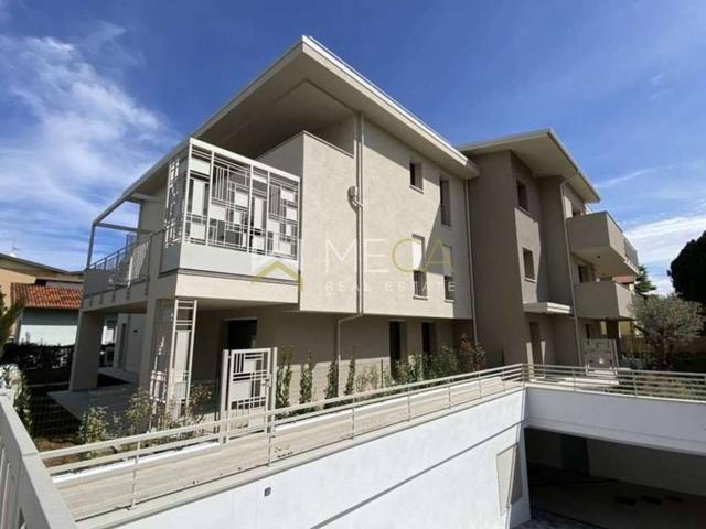 Appartamento in vendita a Desenzano Del Garda