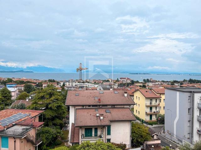Appartamento in vendita a Desenzano Del Garda